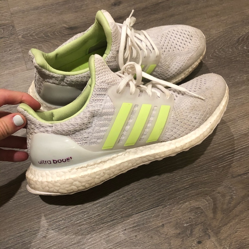 Adidas Ultraboost 5.0 DNA Glow In Dark